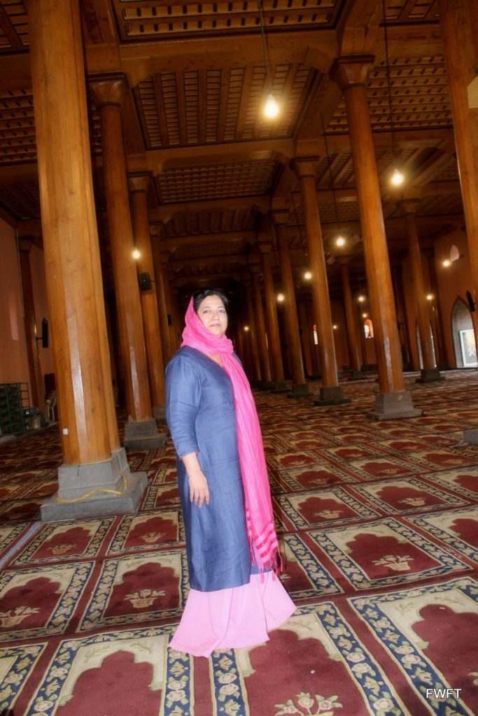 Jamia Masjid 370 wooden pillars