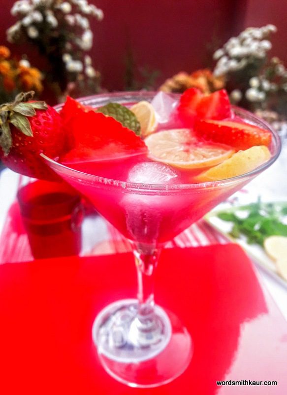 Cosmopolitan Cocktail| Vodka Strawberry lemonade