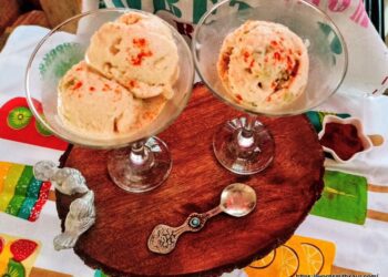 Pink Guava Ice-cream with Chilli Powder (2)